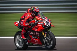 Superbike Cremona:  Bulega bis, strapazzata anche la Sprint