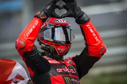 Superbike, Bulega e Razgatlıoğlu: il paradosso dei due pesi e due misure