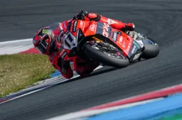 Superbike Assen Prove 2: Bulega zittisce tutti, il ragazzo pennella