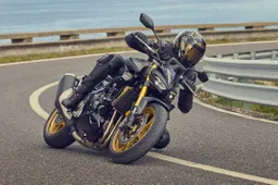 Honda CB1000 Hornet: potenza, elettronica e stile al top di gamma