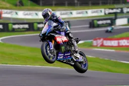 I segreti del “salto” di Cadwell Park nel British Superbike