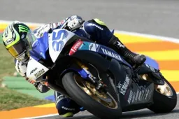 Supersport Valencia Gara: Cal Crutchlow piega Anthony West