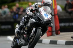Tourist Trophy: Cameron Donald verso Wilson Craig Racing?