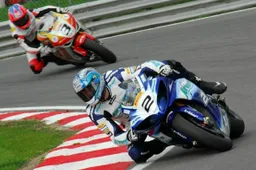 BSB Brands Hatch Indy Gara 2: trionfa Camier su Yamaha