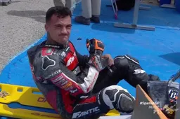 Moto2: Aron Canet che guaio, frattura e addio al GP Jerez