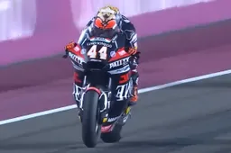 Moto2 Qatar: Aron Canet vittoria e leadership, disastro Dixon