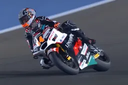 Moto2 Qatar: Aron Canet porta Fantic in pole, GP finito per Dixon