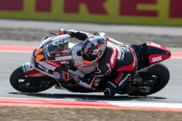 Moto2 Indonesia: Aron Canet e Fantic in pole, cade Vietti