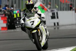 Superbike: Carlos Checa vuol correre ancora nel 2010