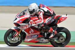Superbike: stagione 2013 finita per Carlos Checa