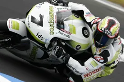 Superbike Phillip Island: Carlos Checa lotta con la spalla dolorante