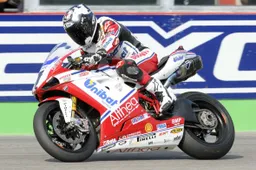 Superbike: Checa campione a Magny Cours, le combinazioni vincenti