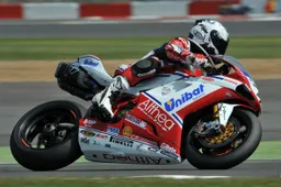 Superbike: Carlos Checa "Pronto per la "scalata" al Ring"