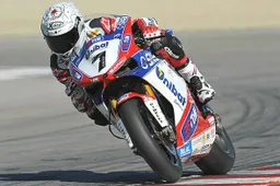 Superbike Imola Prove 2: duello tra Checa e Biaggi, terzo Sykes