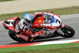 Superbike Misano Prove Libere 2: Checa leader, Biaggi a terra