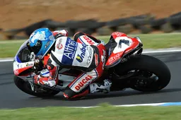 Superbike Phillip Island Qualifiche 2: Biaggi avvicina Checa