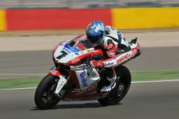 Superbike: Carlos Checa "La concorrenza è agguerrita"