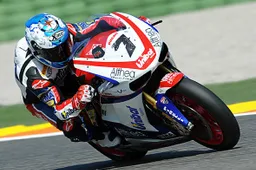 Superbike: Carlos Checa "Siamo ad un buon livello"