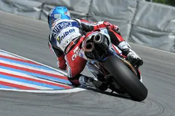 Superbike Brno Warm Up: Checa comanda un tris Ducati