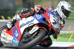Superbike Imola Gara 1: gran vittoria di Carlos Checa