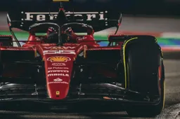 F1 GP Singapore, Qualifiche: Sainz in pole, disastro Red Bull