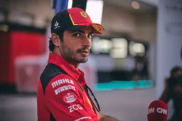 F1, Sainz: "Voglio il rinnovo con Ferrari. Leclerc? Rivalità esasperata"