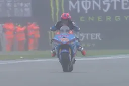 MotoE Silverstone, Gara 2: Mattia Casadei, che nuotata verso il trionfo