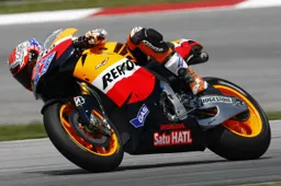 MotoGP: manca Rossi, Stoner da record batte Pedrosa