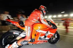 MotoGP Losail Warm Up: Rossi avvicina Stoner, Dovizioso è terzo