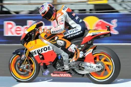 Casey Stoner dice addio al titolo mondiale 2012