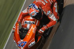 MotoGP Losail Warm Up 2: Stoner davanti a Rossi e Dovizioso