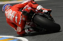 MotoGP Le Mans Prove Libere 2: tante cadute, comanda Stoner