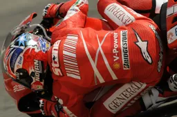 MotoGP Mugello Prove Libere 2: Stoner, miglior tempo e caduta