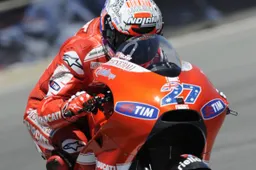 MotoGP Indianapolis Prove Libere 1: Stoner batte Lorenzo