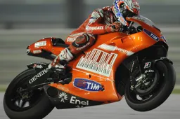 MotoGP Losail Prove Libere 1: Stoner batte le Yamaha