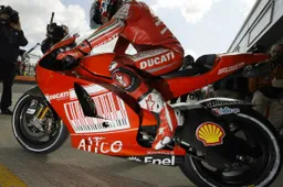 MotoGP Donington: Casey Stoner "Giornata difficile"