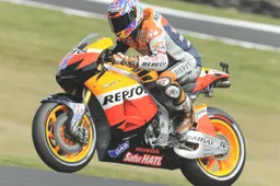 MotoGP Phillip Island Gara: trionfa Stoner, Lorenzo Campione