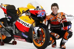 MotoGP: ecco Casey Stoner con i colori ufficiali Honda!