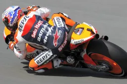 Casey Stoner: "Tanto chattering dietro, ma siamo veloci"