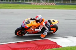 MotoGP: Pedrosa precede Spies a Sepang, Rossi indietro