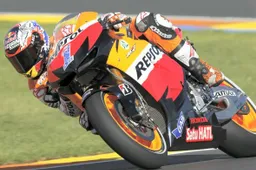 Casey Stoner passa all'automobilismo, correrà nel V8