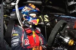 Casey Stoner il più veloce nelle prime prove del V8 a Ipswich