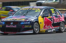 Casey Stoner, che rimonta in Gara 1 del V8 a Ipswich!