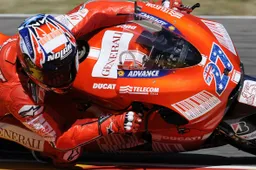 MotoGP Valencia Prove Libere 1: Casey Stoner in testa