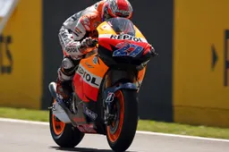 MotoGP Jerez Warm Up: con la pioggia Rossi segue Stoner