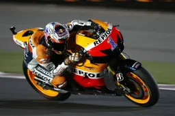 MotoGP Losail Warm Up: Casey Stoner si riporta in testa