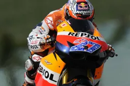 MotoGP Sachsenring Warm Up: Stoner davanti a Lorenzo