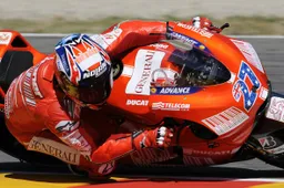MotoGP Mugello Gara: Stoner vince ed è leader di campionato