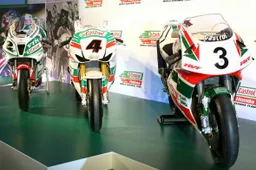 Superbike: video del passato e presente di Castrol Honda