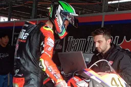 Cavalieri e Aprilia a secco nella Superbike in Giappone "Stanno indagando"